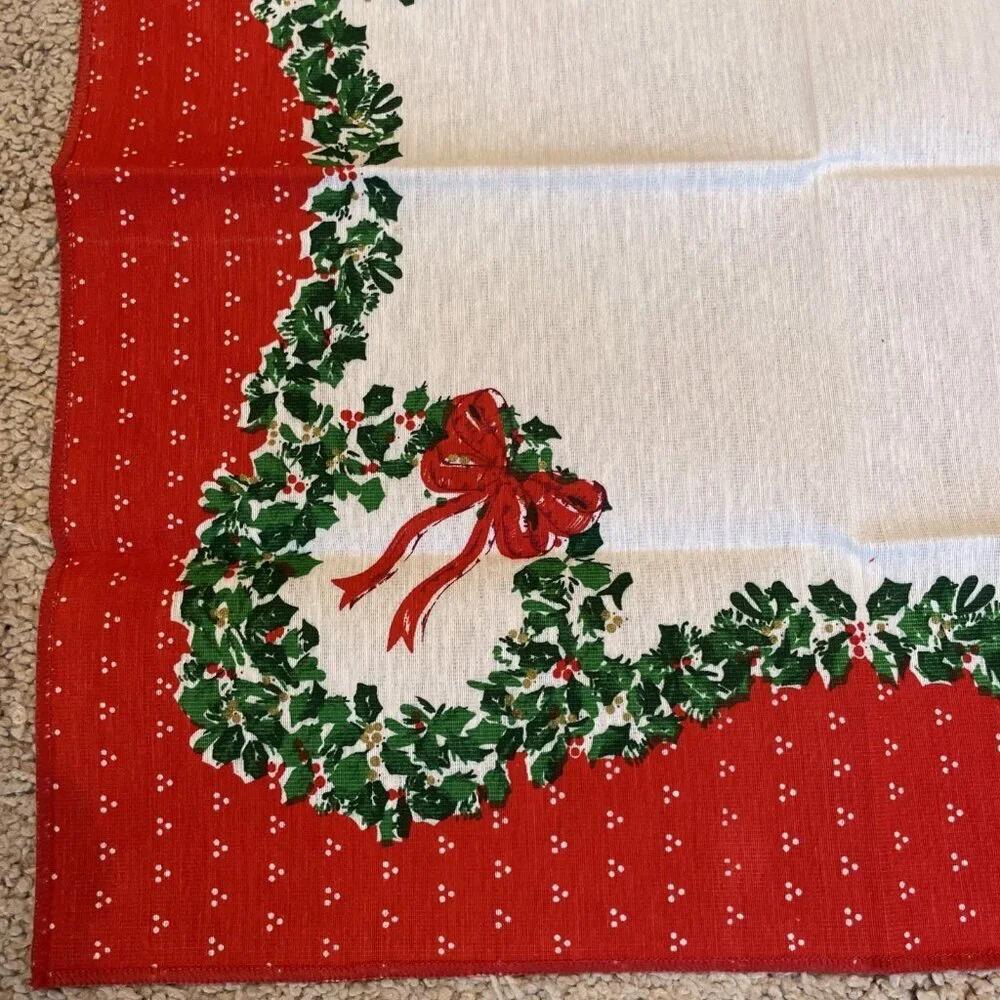 Set of 4 Vintage Sunweave Holiday Christmas Napkins Red Holly Berry Brazil NWOT